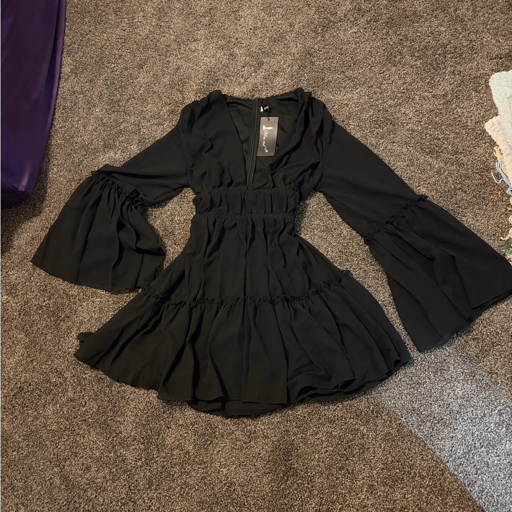 NWT Missord Plunge V Neck Flare Sleeve Mesh Layered Mini Dress Black